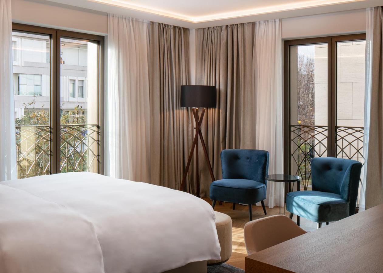 Radisson Collection Hotel, Magdalena Plaza Sevilla Eksteriør bilde Deluxe room