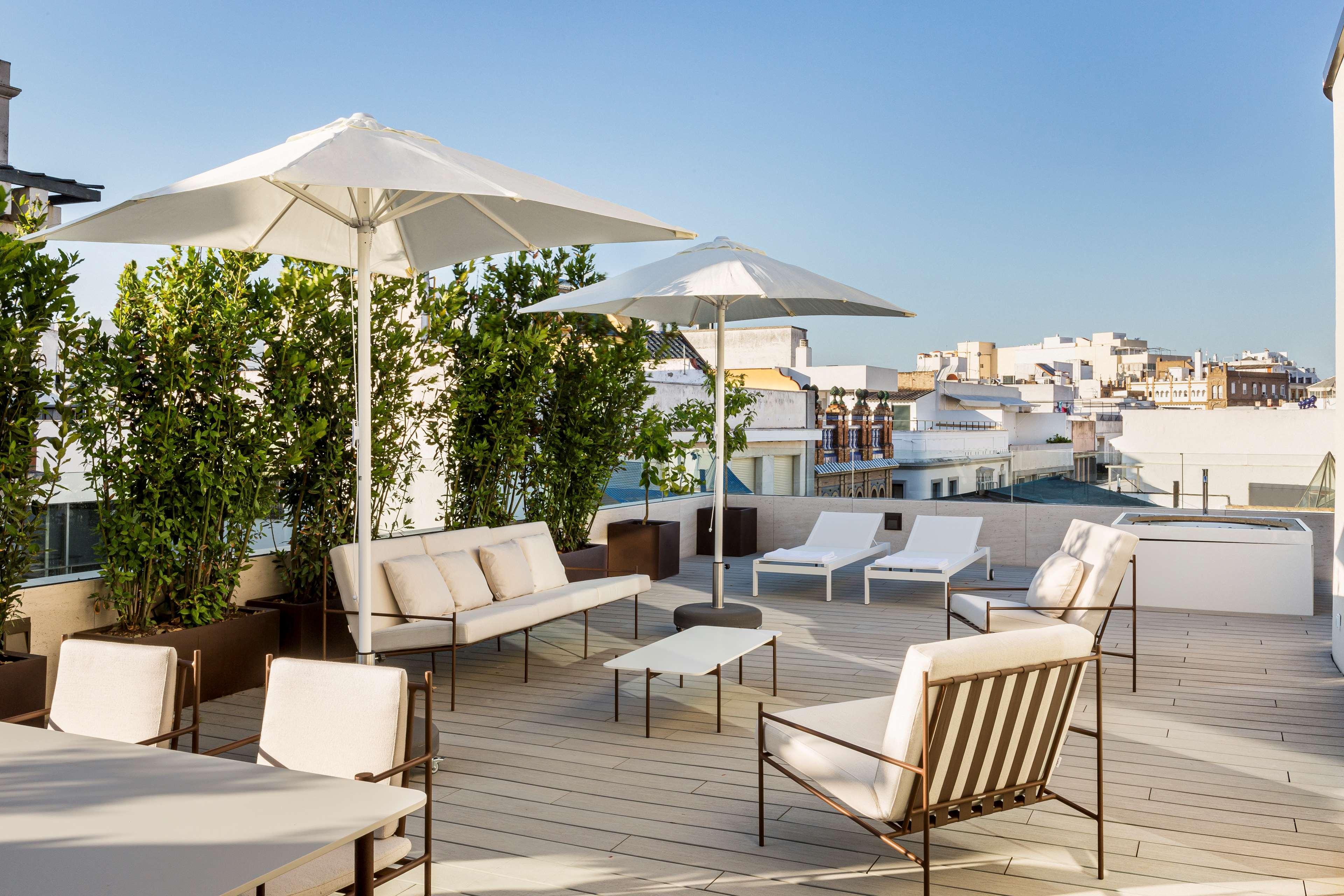 Radisson Collection Hotel, Magdalena Plaza Sevilla Eksteriør bilde Rooftop terrace
