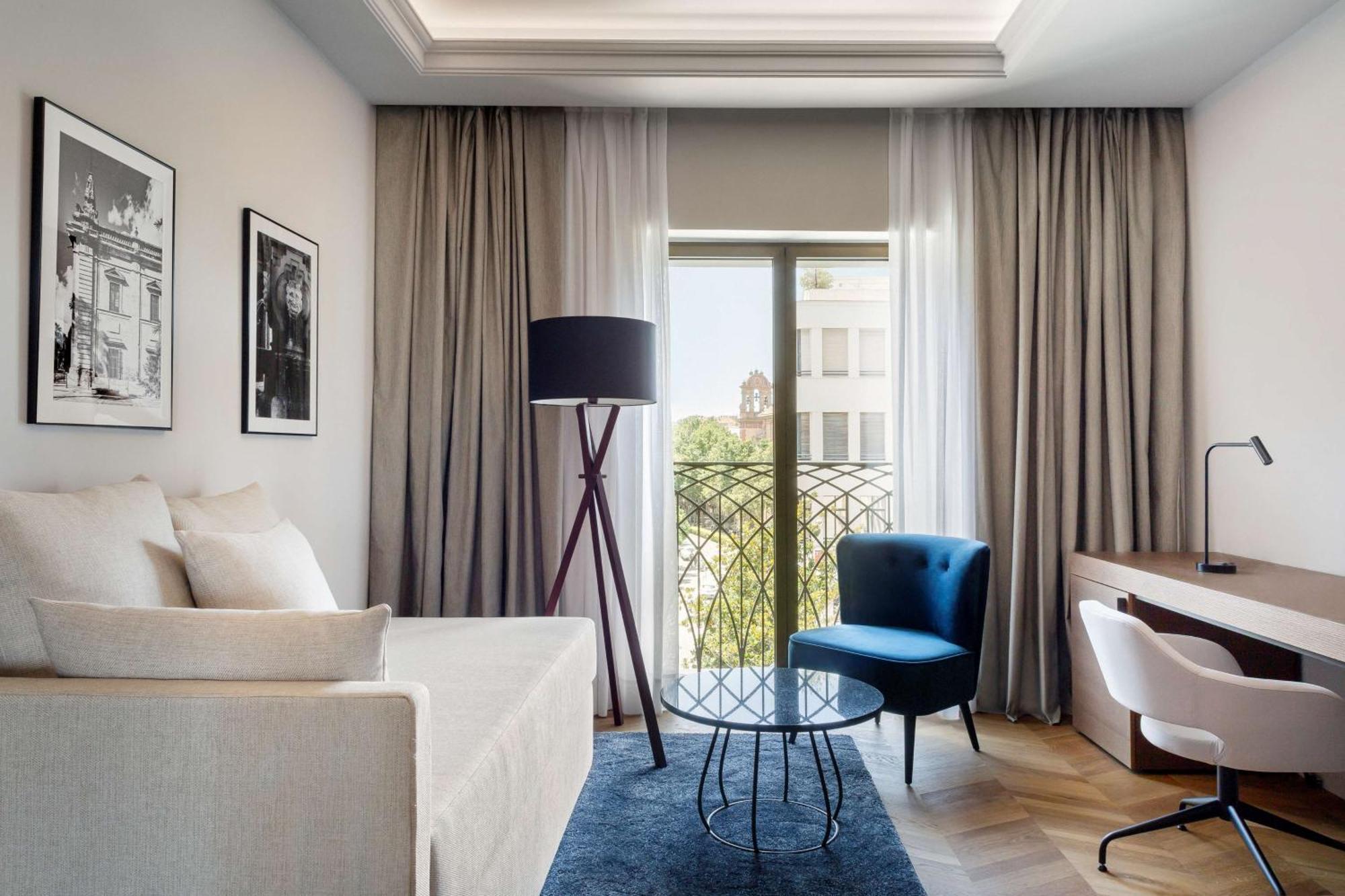 Radisson Collection Hotel, Magdalena Plaza Sevilla Eksteriør bilde A room at the hotel