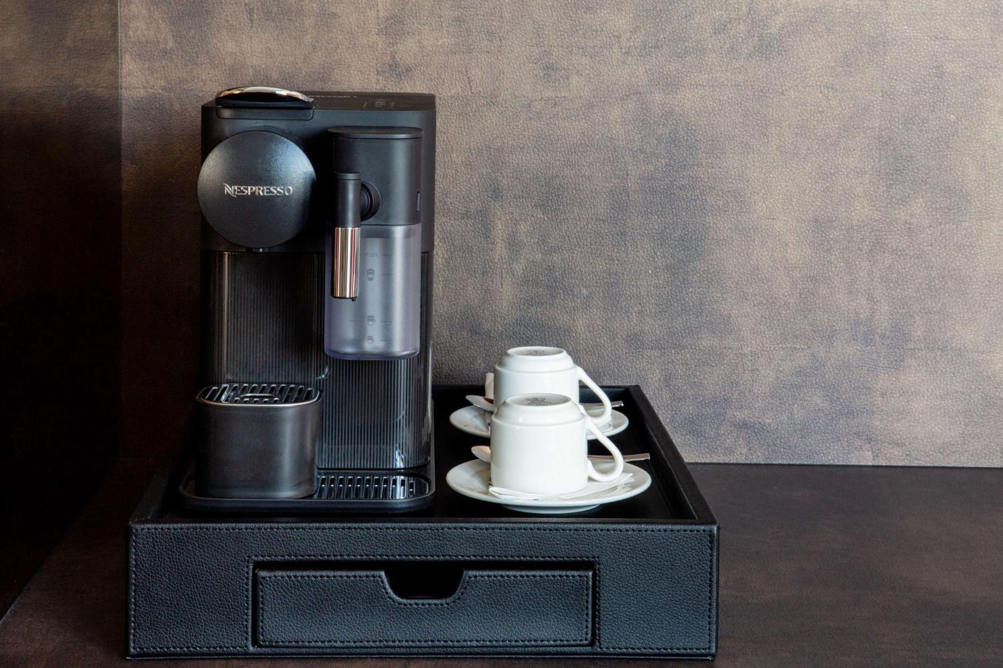 Radisson Collection Hotel, Magdalena Plaza Sevilla Eksteriør bilde A Nespresso Vertuo Next